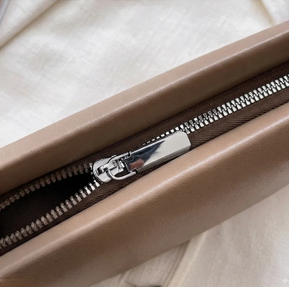 Baguette Bag view 4